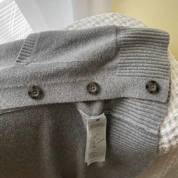 Hollister Grey Women’s Full Length Button Up Cardigan Size S - Picture 4 of 5